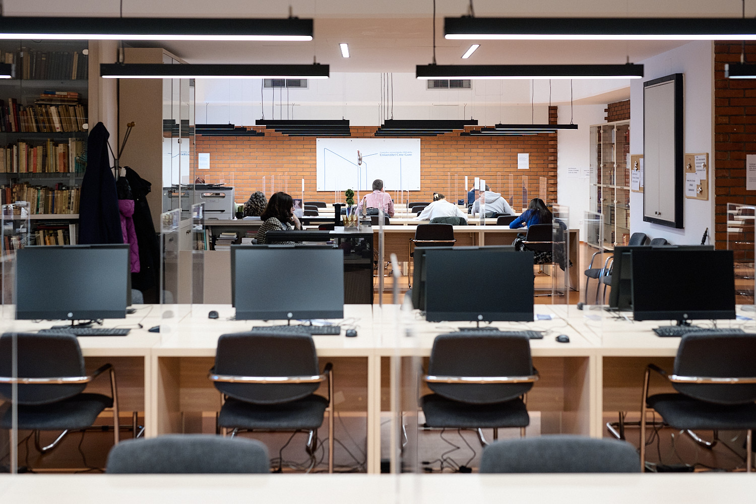 Osnovni fond
 
 Digitalni repozitorijum