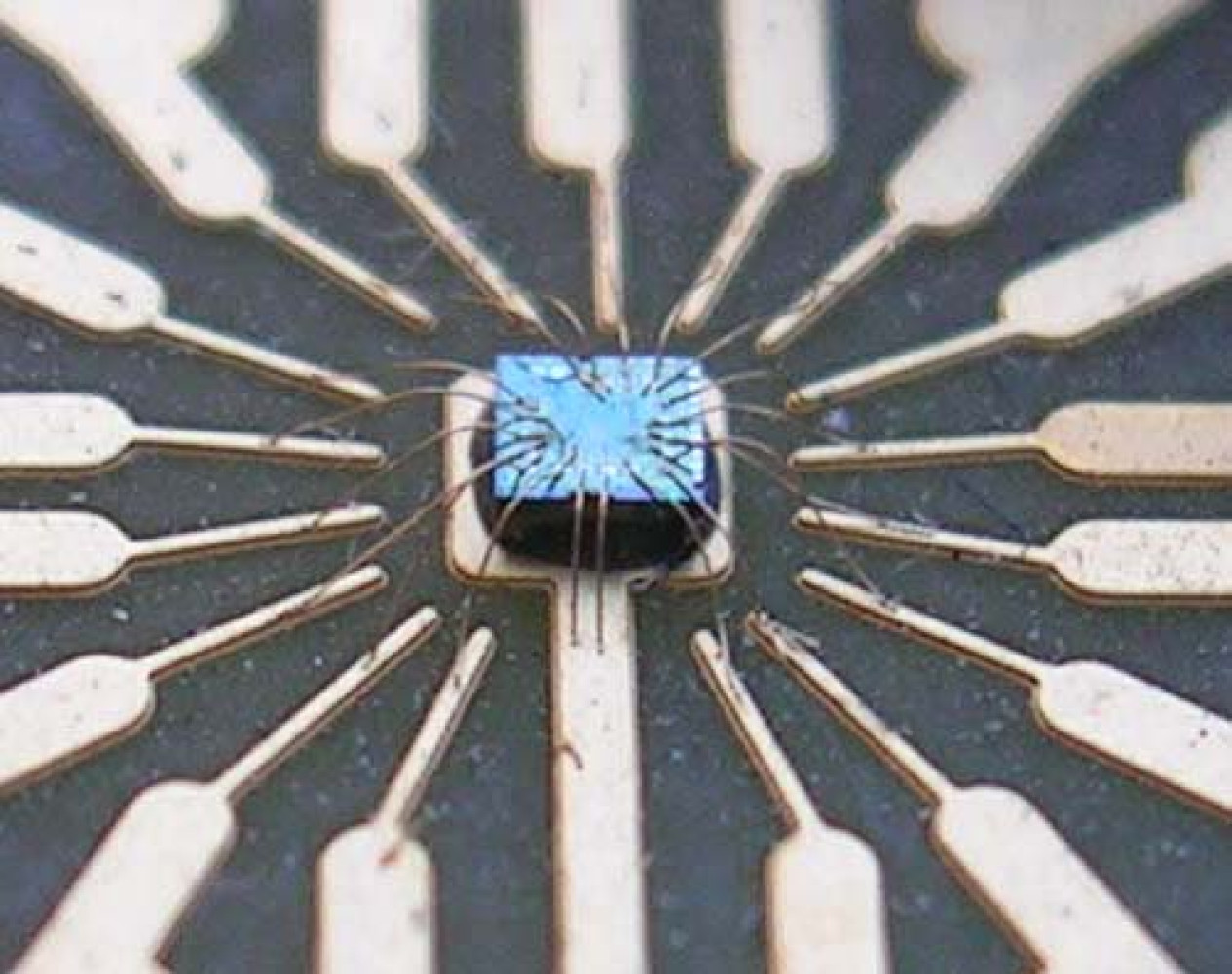 rail-to-rail operacioni pojačavač